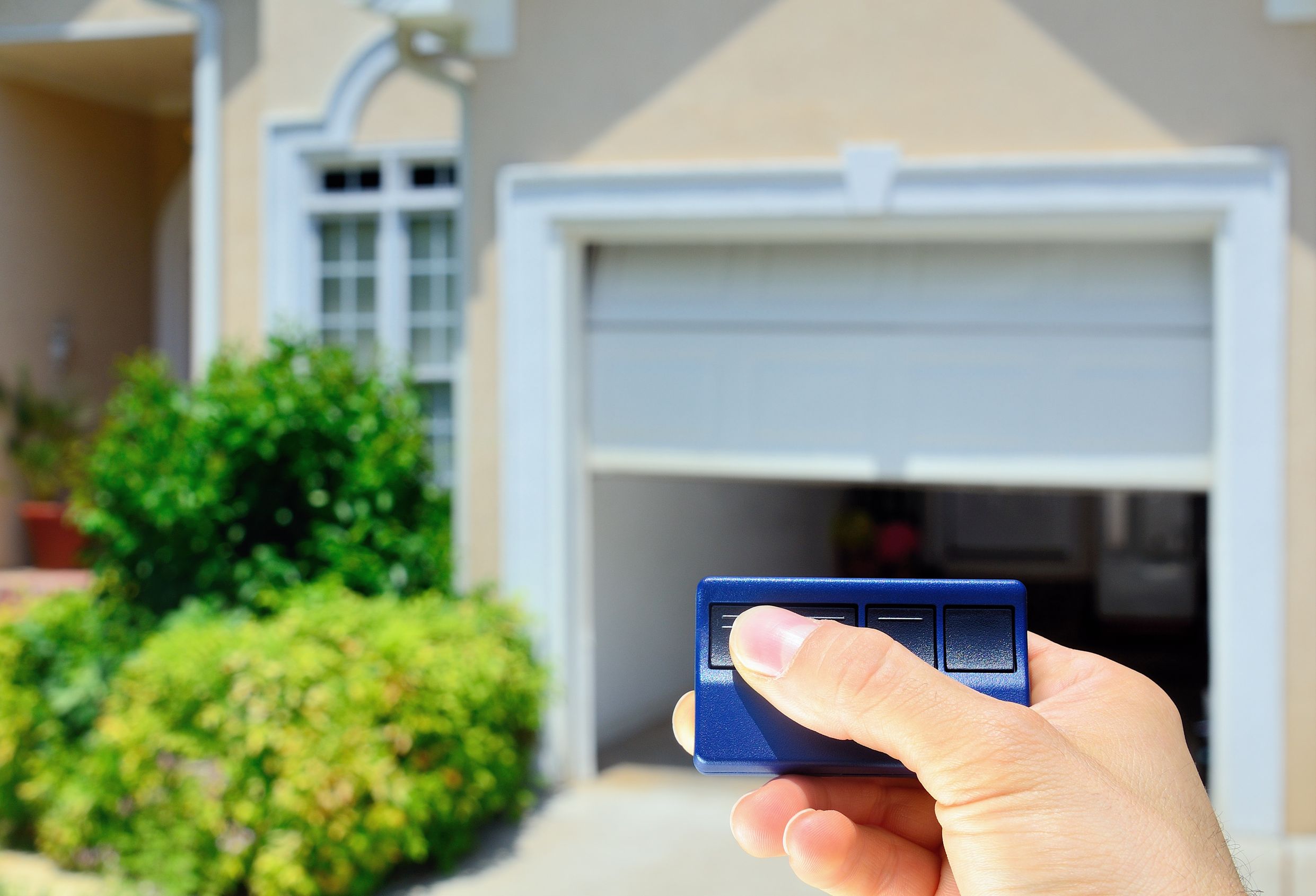 Reasons to Invest in a Garage Door Opener in St Louis, MO