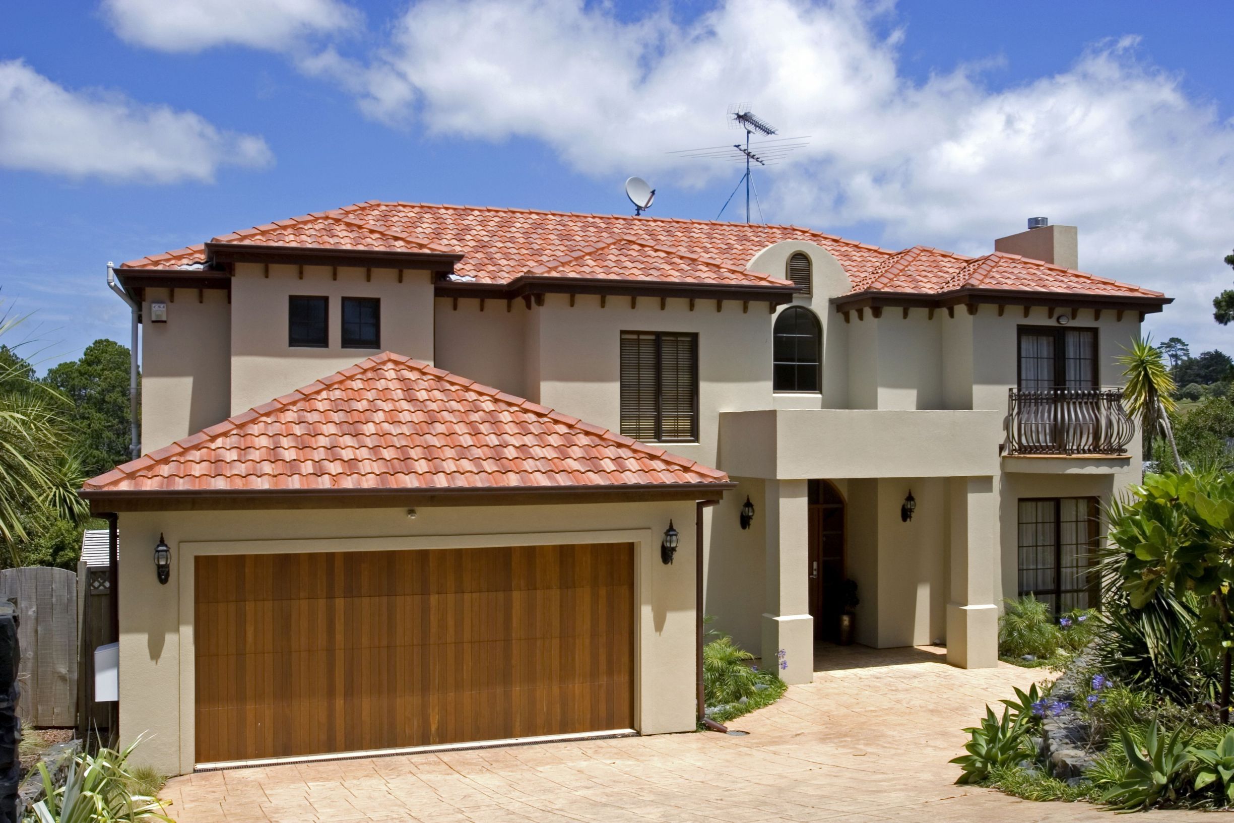 Is It Time to Replace That Old Residential Garage Door in Boston, MA?