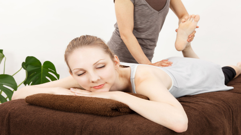 Why Should We Give Couples Massage Therapy a Try?