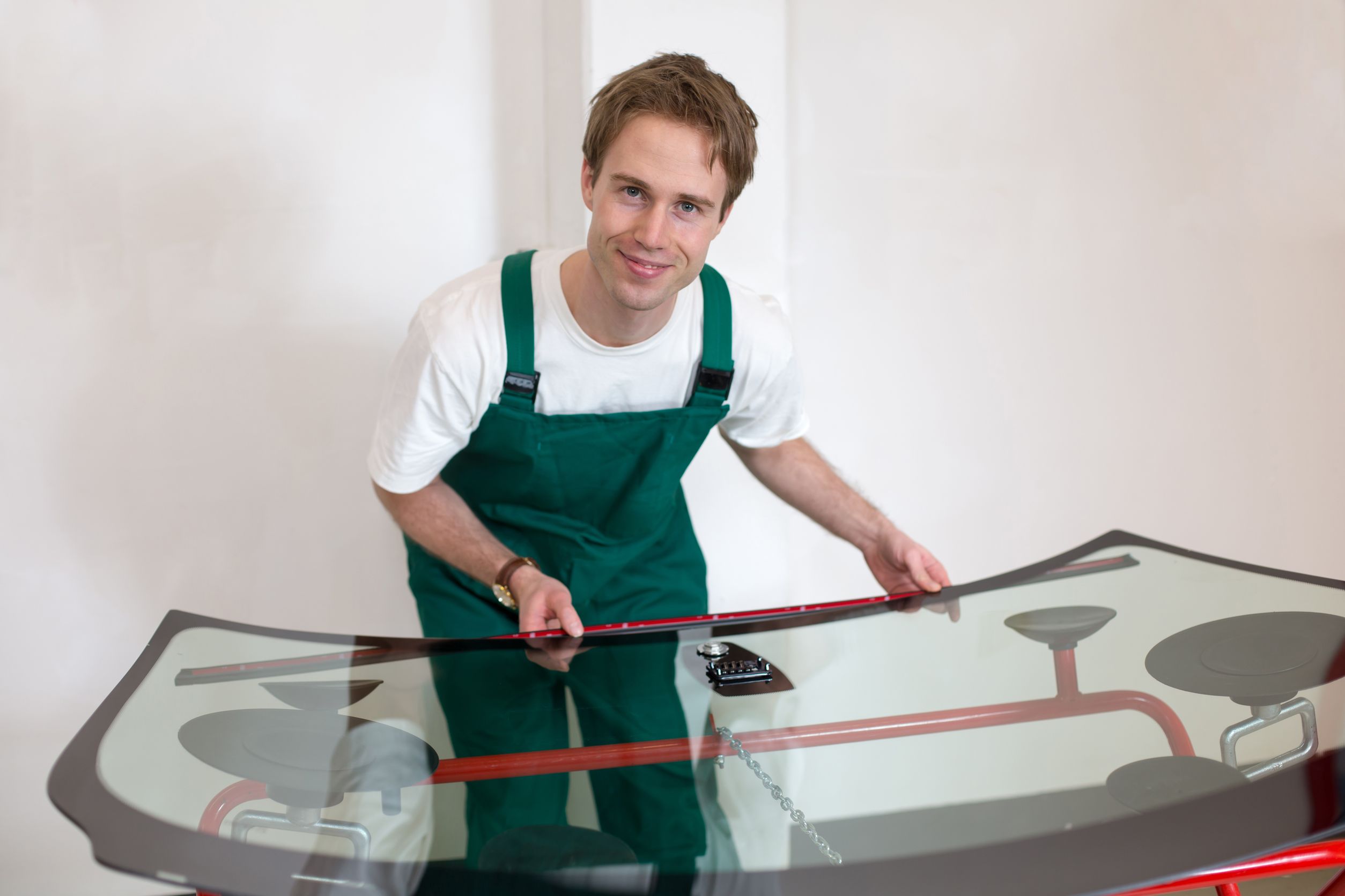 Do You Need an Auto Glass Repair Service in Tucson?