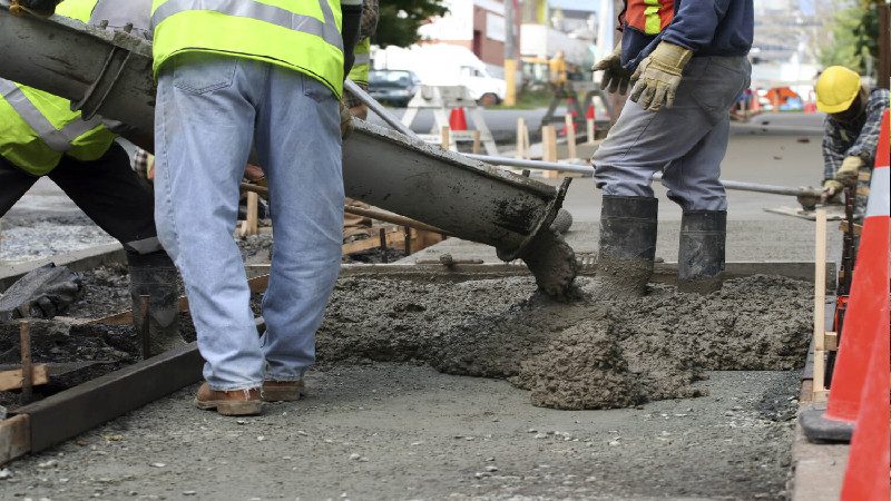 Look for Expert Concrete Replacement Contractors in Minnesota When Your Garage Needs a New Look