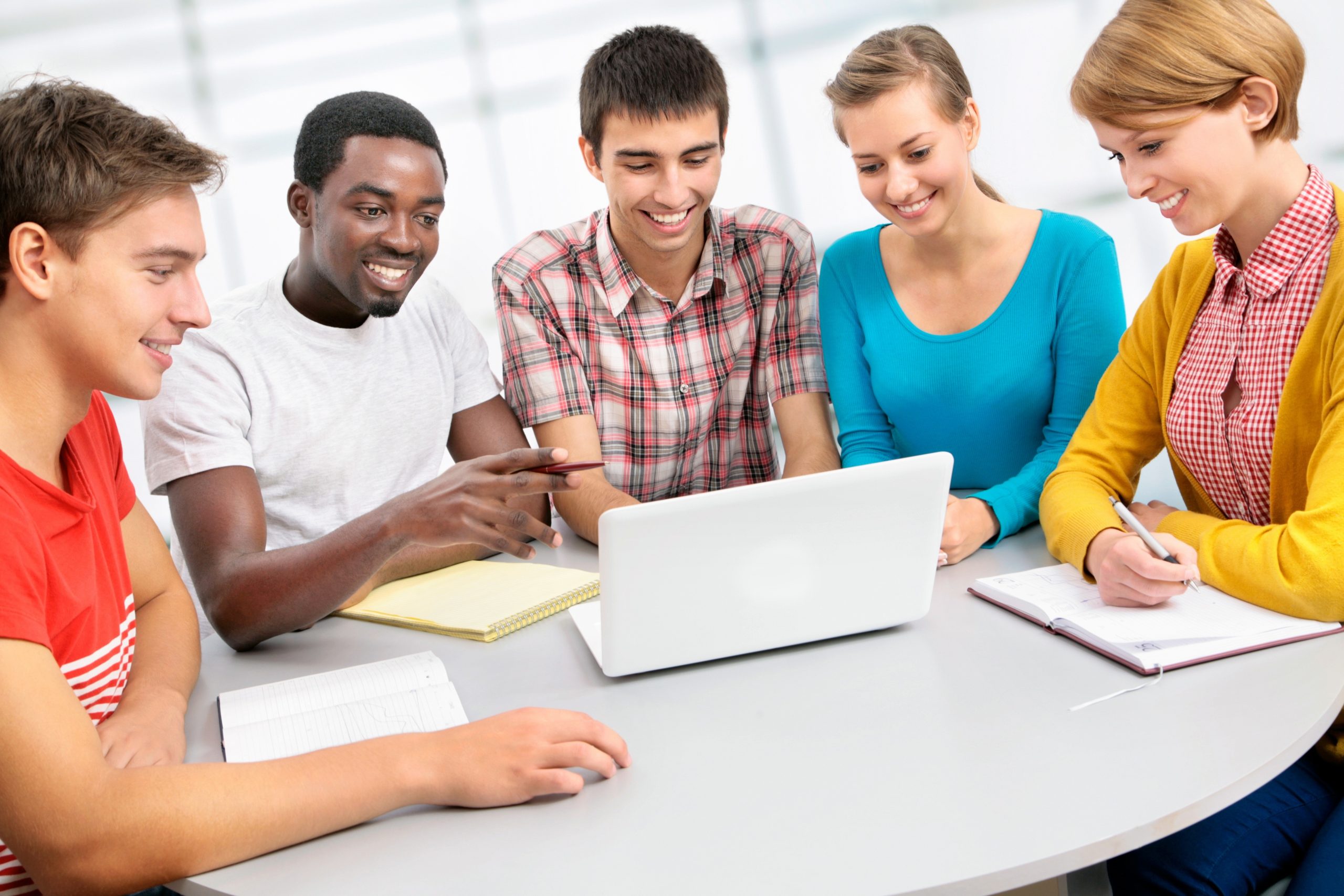 The Benefits of Obtaining a Certificate for Youth Work Online