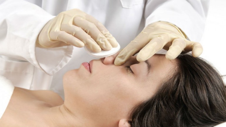 How to Choose a Doctor for a Minimally Invasive Face Lift