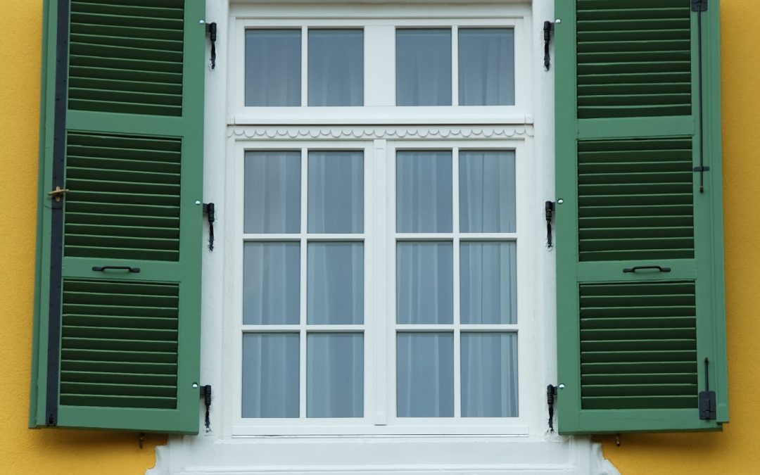 How to Choose Which Types of Wooden Shutters in Pflugerville, TX, to Get